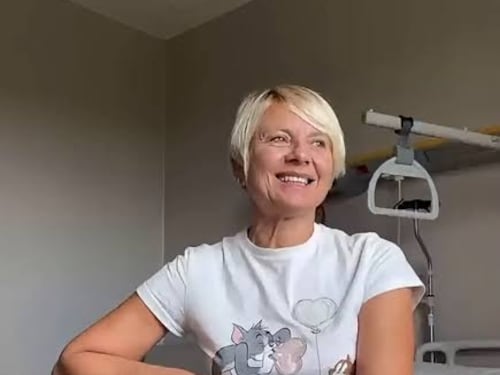 “Sto meglio, tutto procede”: come sta Antonella Elia dopo l’intervento