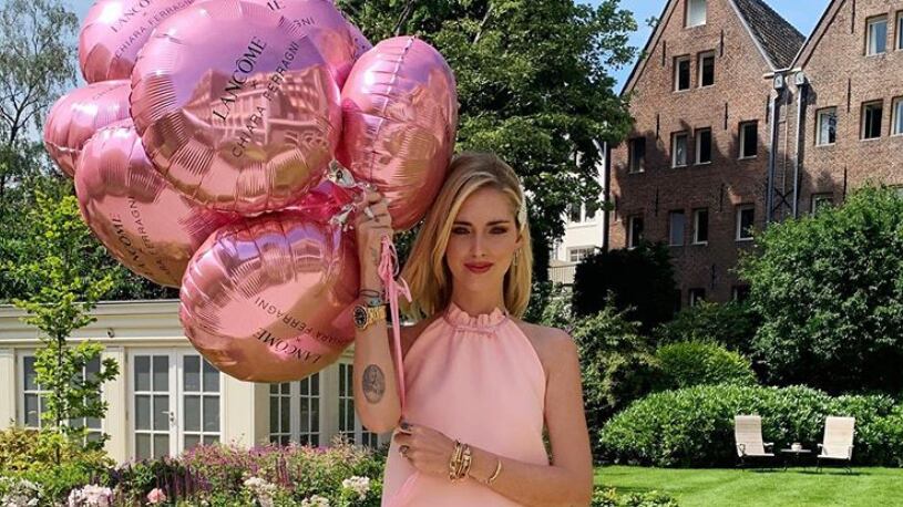 Hater attacca Chiara Ferragni: "Idiota, inspida bionda"