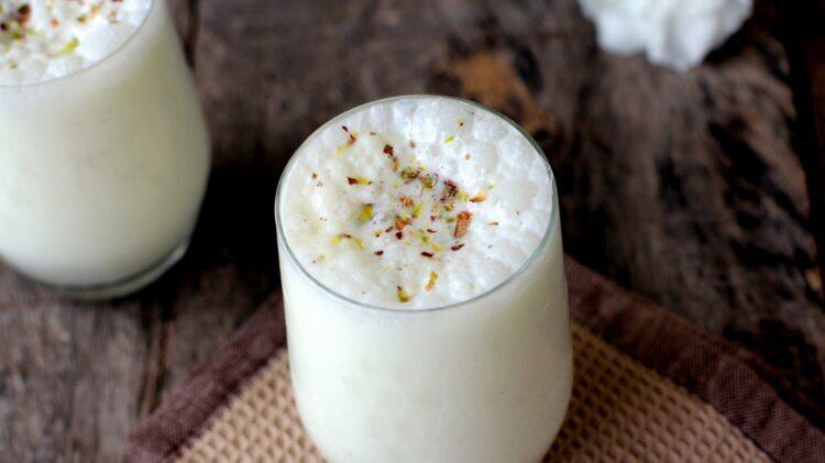 Pakistan, tenta di avvelenare il marito ma fa strage di familiari