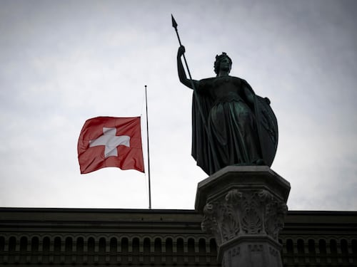 La Svizzera boccia la “neutralità rafforzata”: il 71% dice no alla stretta su sanzioni e rapporti con la Nato