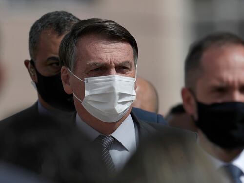 Dramma Brasile, record di morti e sedativi finiti "La tortura dei malati legati e intubati da svegli"