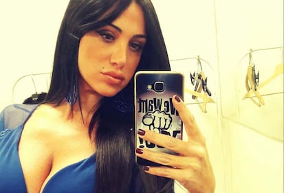 Marika Fruscio, scollatura mozzafiato 1