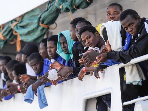 Corsa per cancellare dl Salvini. "Ma così espulsioni impossibili"