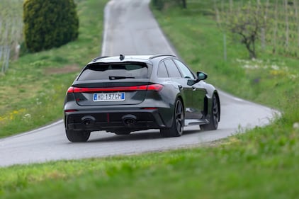 Audi RS5 Avant: le foto della prova su strada 12