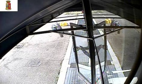 Brescia, le immagini del blitz dei killer 5