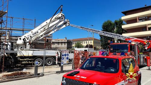 Incidente sul lavoro in un cantiere a Milano: 5 operai feriti 1