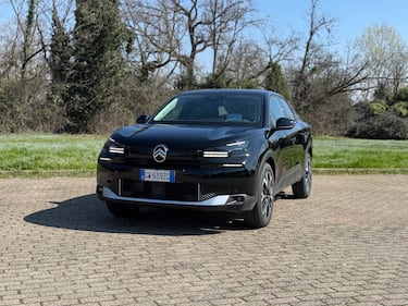 Citroen C4 X 2025: guarda la gallery del crossover coupè, anche ibrido 3