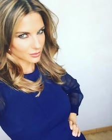 Martina Colombari hot in reggiseno trasparente 20