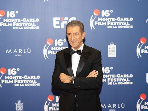"Uniamo le forze per la libertà di espressione". Ezio Greggio piccona il politically correct