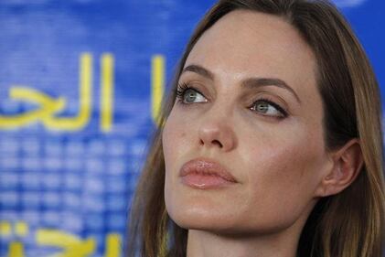 Angelina Jolie troppo magra, Brad Pitt le lancia un ultimatum 43