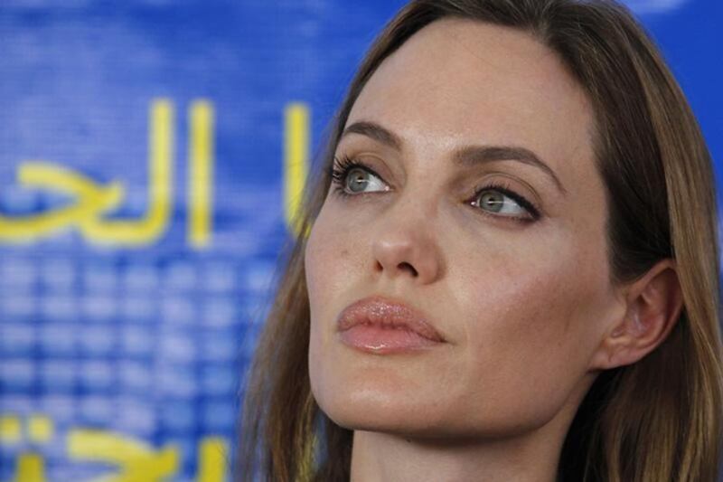 Angelina Jolie troppo magra, Brad Pitt le lancia un ultimatum 43