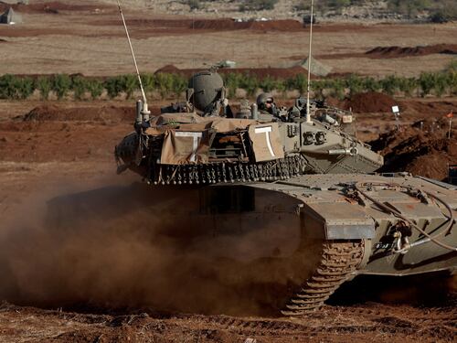 Bulldozer e tank per isolare i terroristi: come funziona la strategia dei "quadrati" di Israele