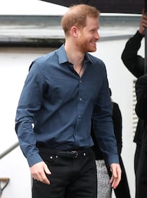 Il Principe Harry e la Regina Elisabetta II in foto 4