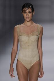 Brasile, curve mozzafiato alla settimana della moda 9