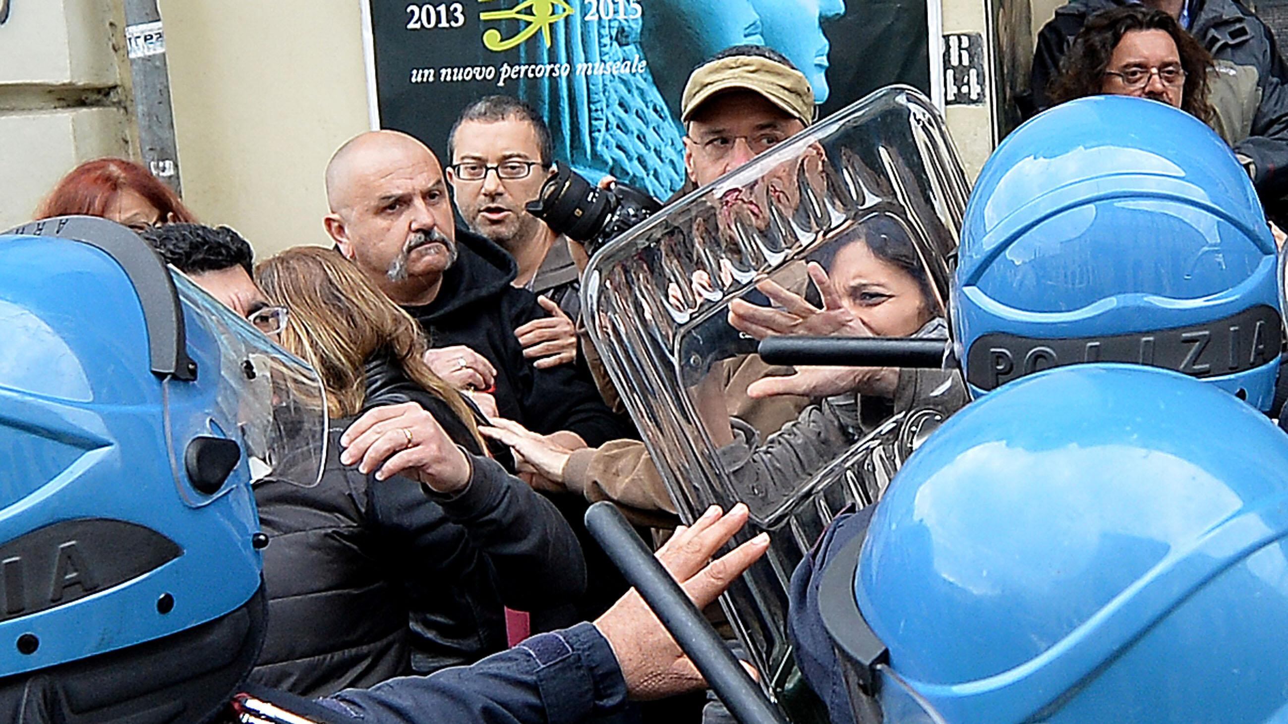 La polizia si spacca