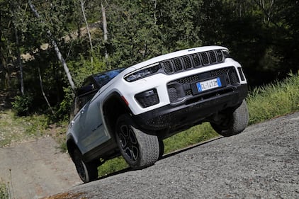 Jeep Grand Cherokee 4xe: guarda tutte le foto 17