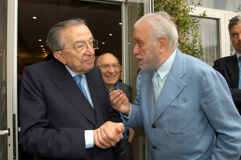 Luciano De Crescenzo, la vita e il cordoglio in foto 11