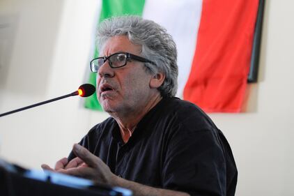 I terrapiattisti si riuniscono a Palermo per dimostrare che la Terra è piatta 7