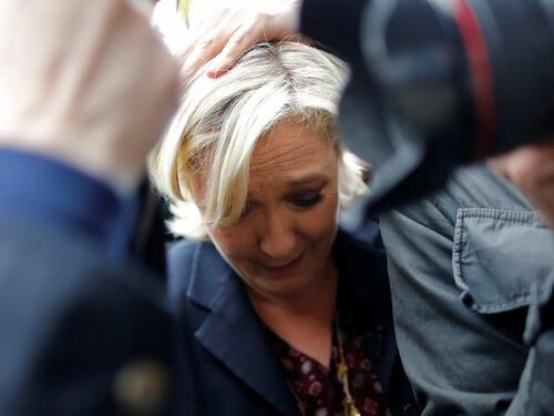 Marine Le Pen rinviata a giudizio per aver pubblicato foto dell'Isis