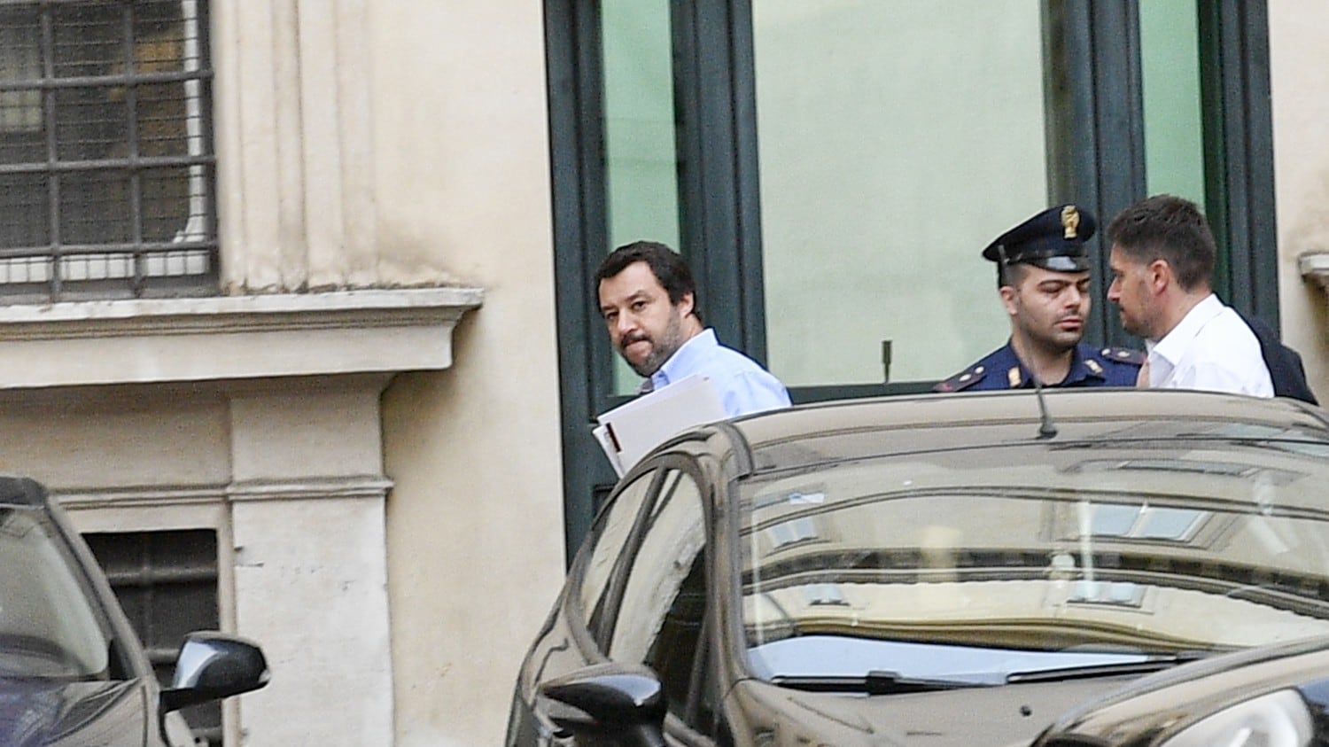 Salvini fa il premier. Parla pure di economia e scavalca i ministri