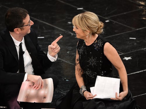 "Belli ciao": lo sberleffo di Salvini a Fazio e Littizzetto. E il Pd si indigna