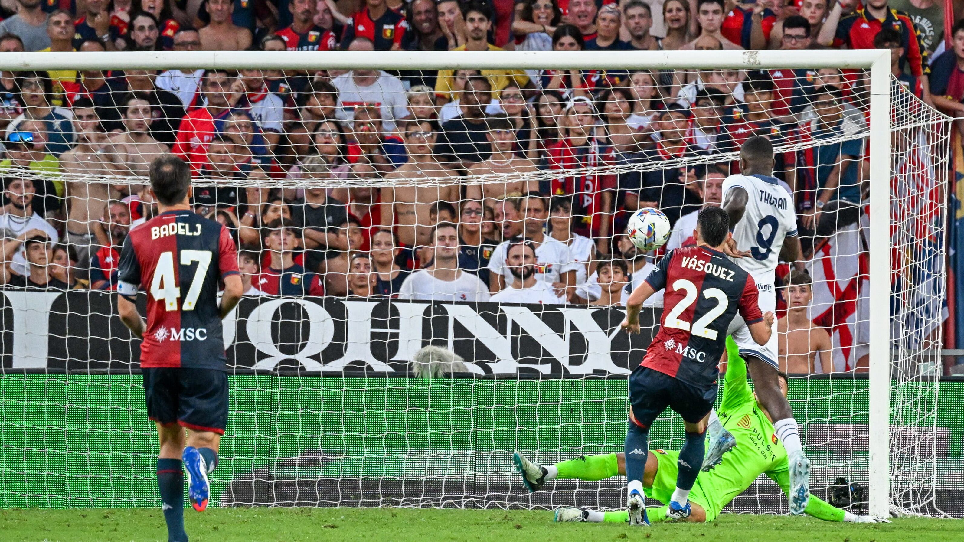 Thuram, di forza e Var. Ma il Genoa non ci sta