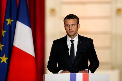 Emmanuel Macron si insedia all'Eliseo: da oggi è ufficialmente presidente 9