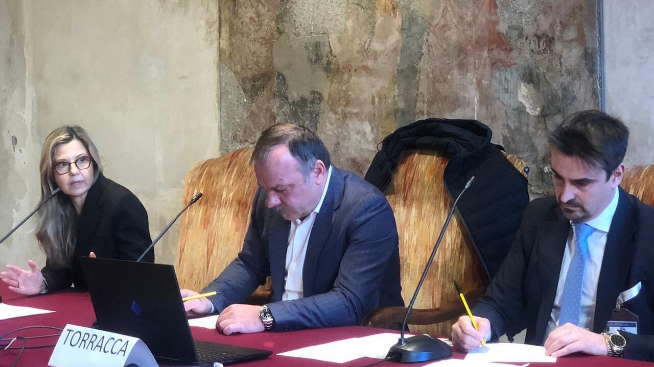 "Non possiamo perdere intere filiere". Al via il primo tavolo dell'Intergruppo per l'emergenza mano d'opera