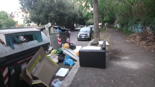 Roma, ancora caos per l'emergenza rifiuti 6
