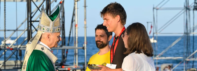 Il potere, i confini e l’assist ai giovani. “Questo mondo ha bisogno di voi”