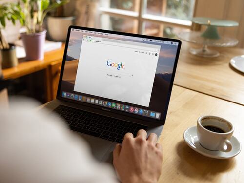 Attenti a questi annunci su Google. La trappola degli hacker per rubare le password