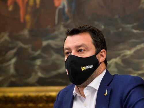 Salvini sfida i chiusuristi: la mossa in Cdm per stanare Speranza