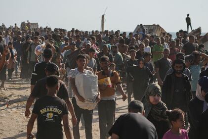 Caos aiuti a Gaza: le immagini della calca 6