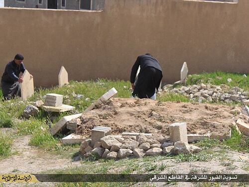 Isis profana i cimiteri