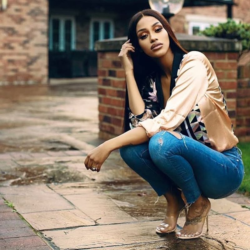 Fanny Neguesha sexy su Instagram: gli scatti dell'ex di Balotelli 8