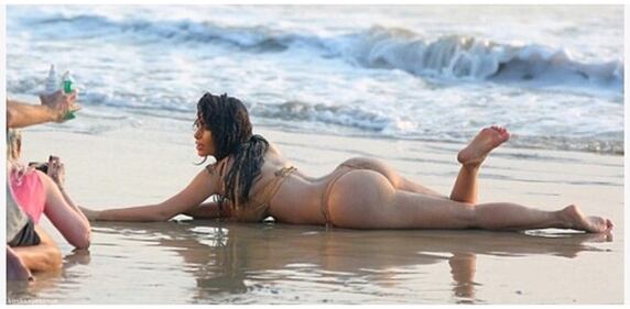 Kim Kardashian, tra passerelle e selfie hot 57