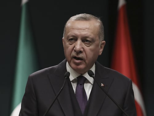 Libia, l'annuncio di Erdogan: "Manderemo truppe a Tripoli"