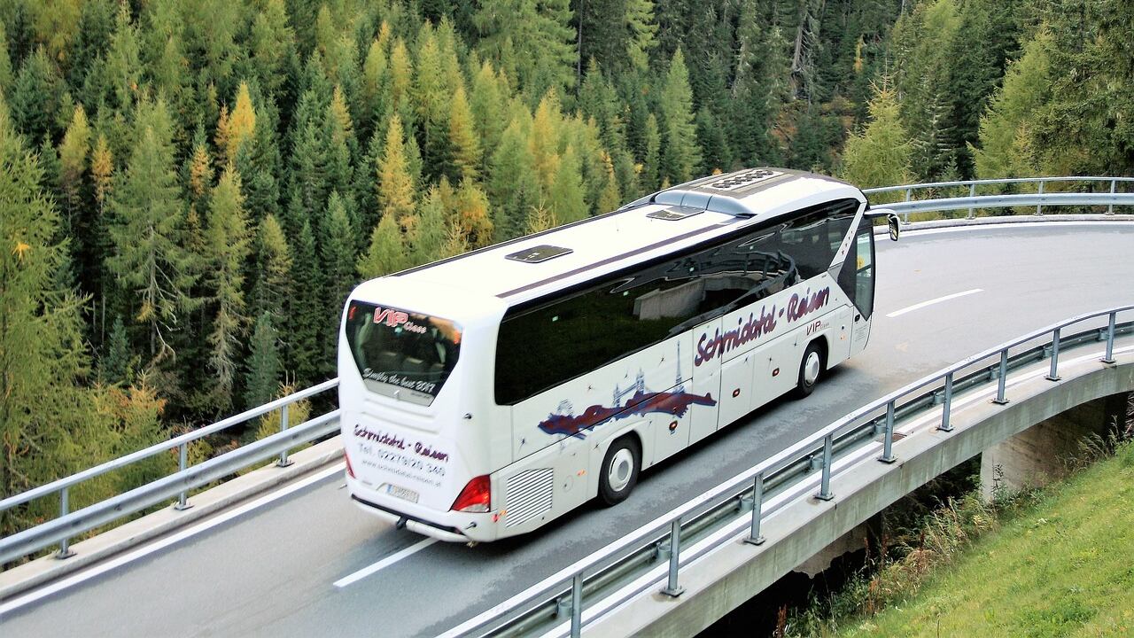 Incastrato nel bagagliaio dell'autobus, l'incredibile "viaggio" di un 20enne