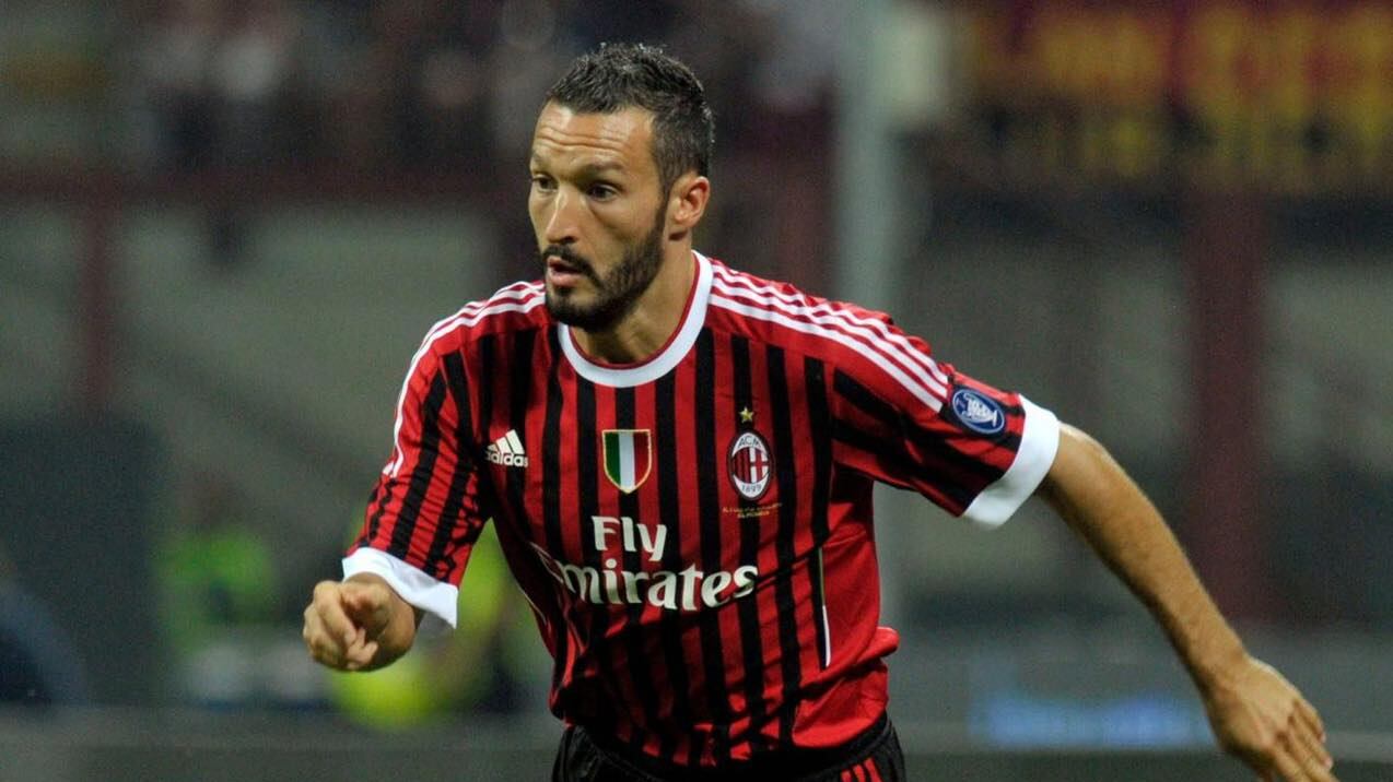 "Mi raddrizzeranno le gambe": Zambrotta si opera, cosa succede all’ex terzino