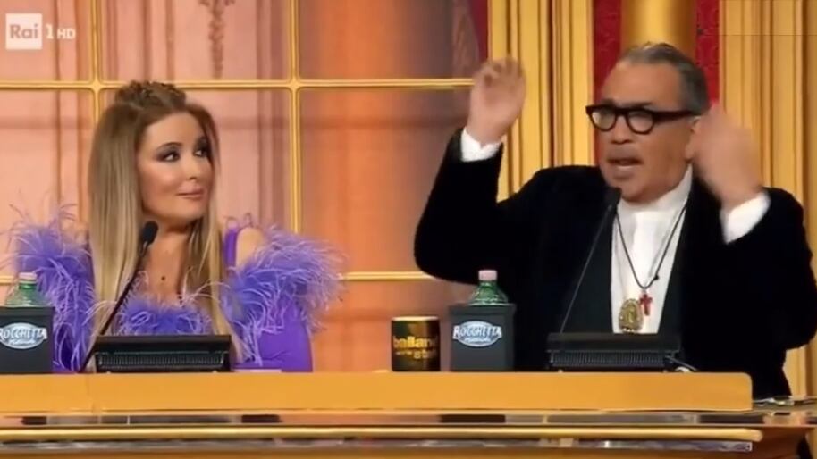 "Squallido", "Scimmia arrabbiata che getta escrementi". Rissa a Ballando tra la Lucarelli e Mariotto