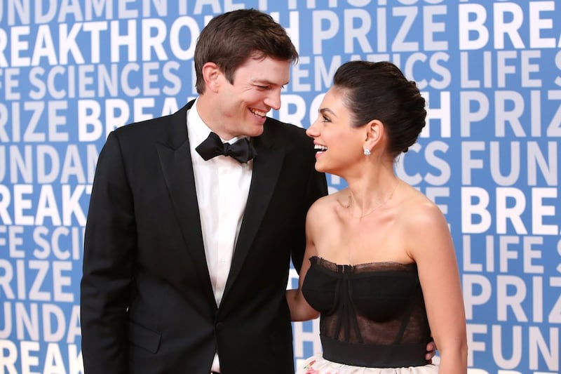 Ashton Kutcher e Mila Kunis sexy insieme 12