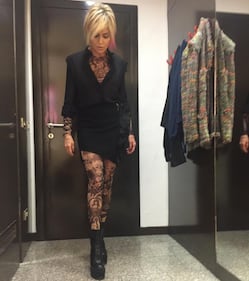 Paola Barale, sexy giramondo 8
