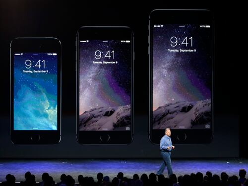 Apple lancia due iPhone 6, Pay e Watch