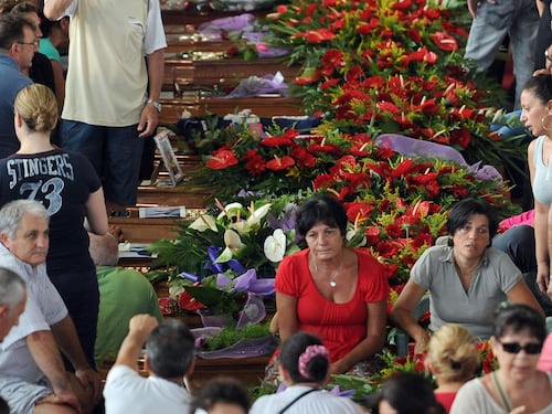 Pozzuoli, funerale delle vittime del pullman