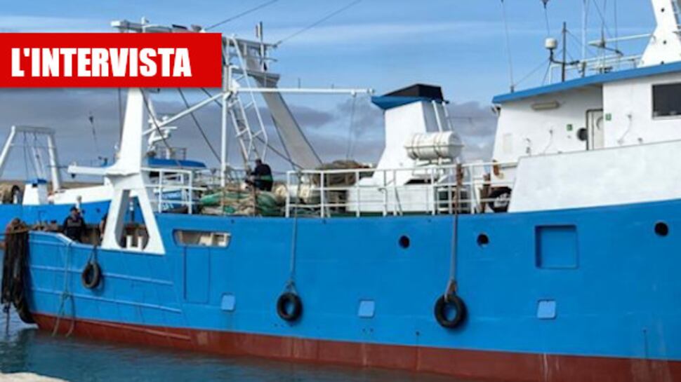 Pescatori italiani ostaggio di Haftar, l'armatore: "Non fategli fare la fine dei marò"