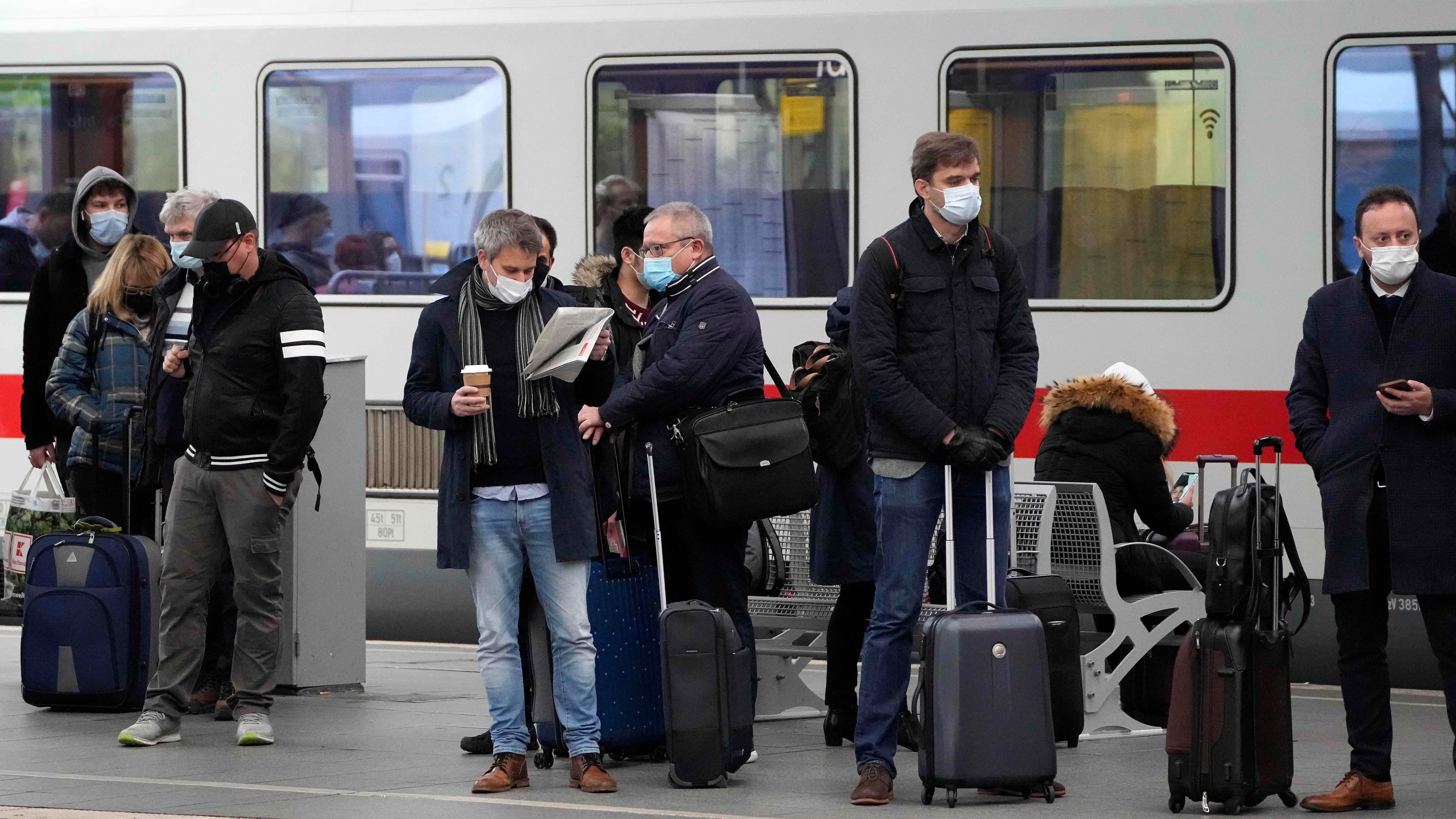 "Vaccinati, guariti o morti": la previsione che spaventa la Germania