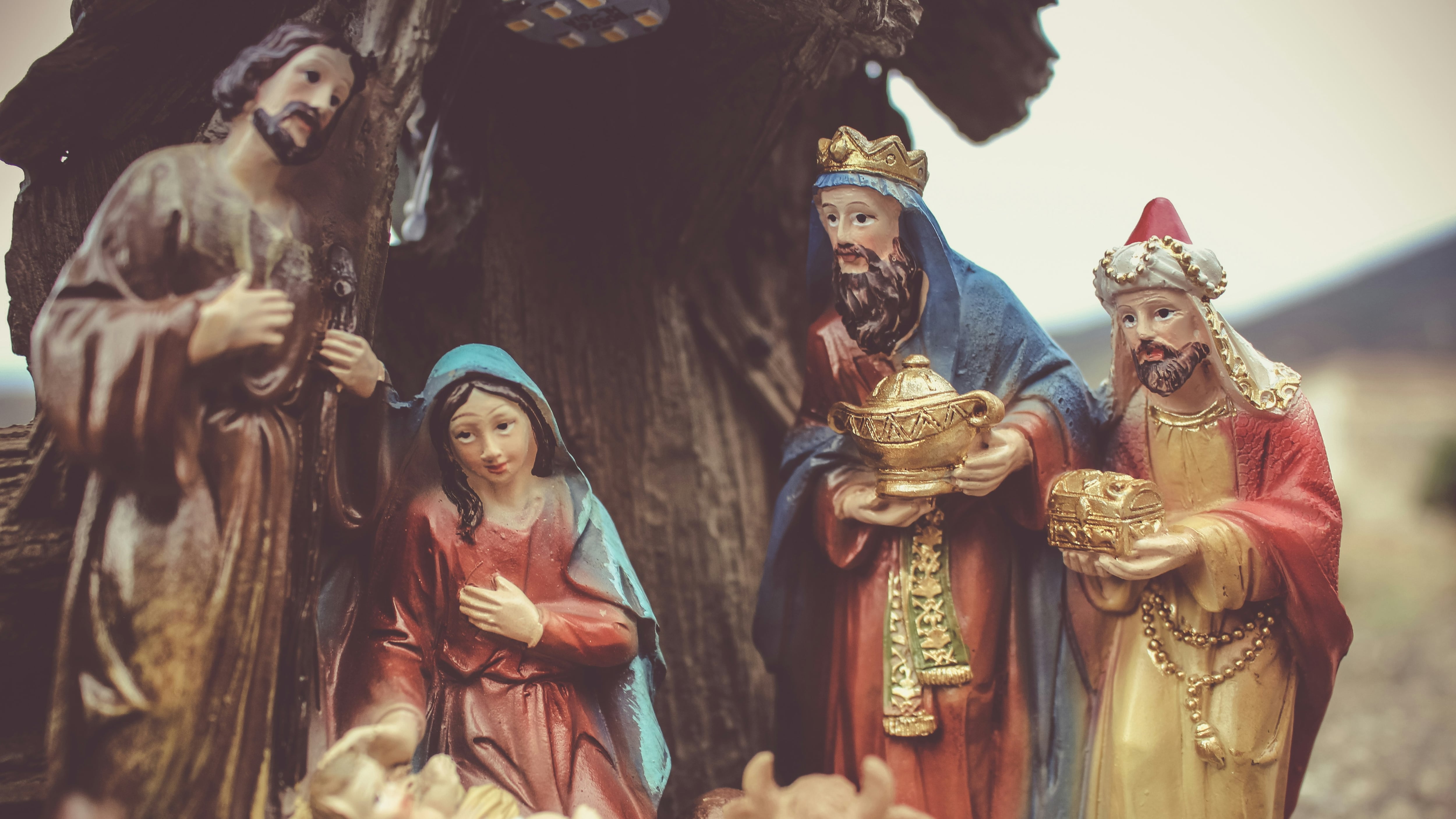 Il nostro "Presepe pride" contro il Natale violato