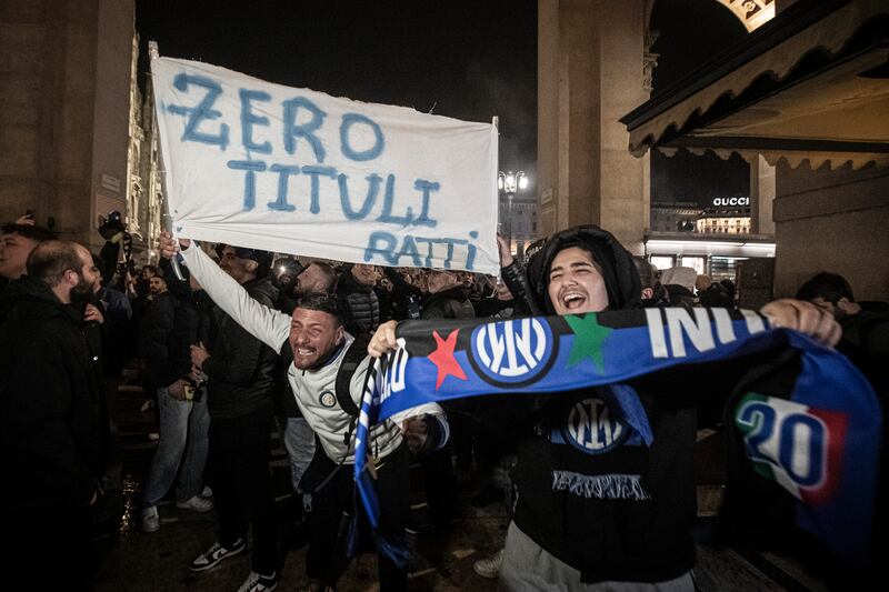 Nella notte bagnata di Milano esplode la gioia nerazzurra 11