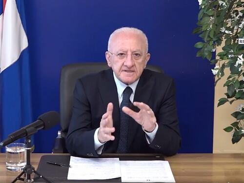 De Luca spiega la sua crociata contro i teatri: "Notabili e parassiti"