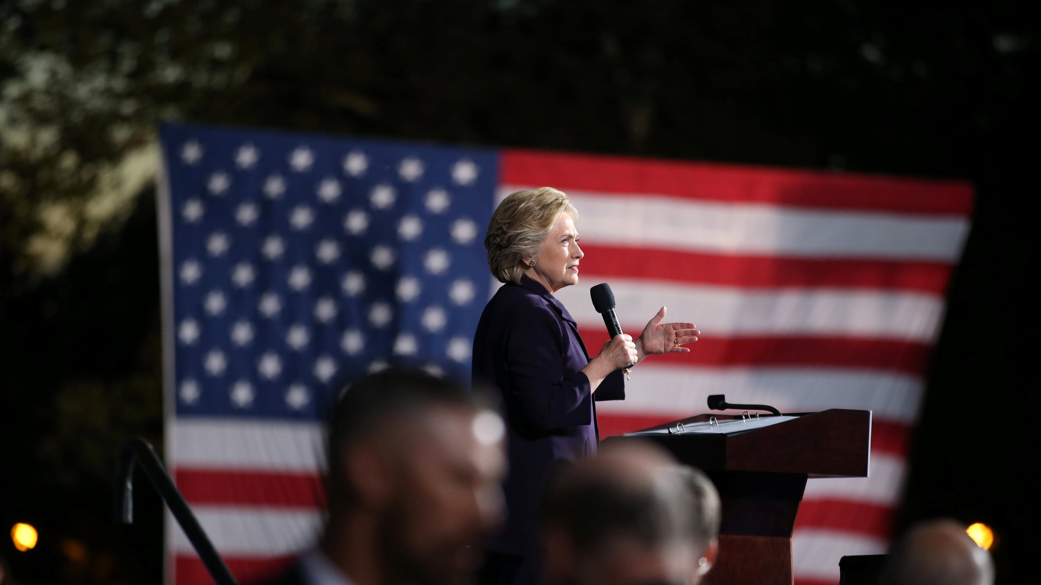 Clinton agli americani: "Io sono l'ultima cosa fra voi e l'Apocalisse"